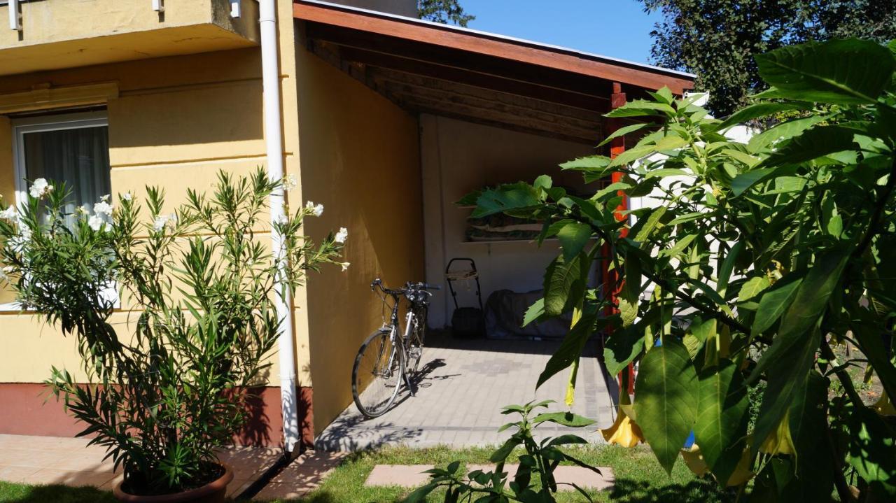 Akacia Apartment - Free Inside Parking, 2 Bedrooms, Garden, Next To Centre Budapest Bagian luar foto