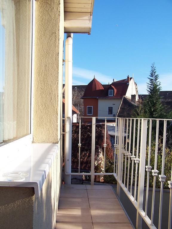 Akacia Apartment - Free Inside Parking, 2 Bedrooms, Garden, Next To Centre Budapest Ruang foto