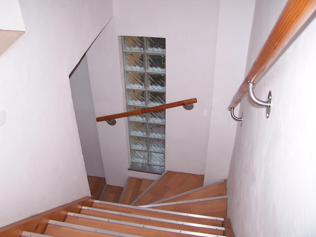 Akacia Apartment - Free Inside Parking, 2 Bedrooms, Garden, Next To Centre Budapest Ruang foto