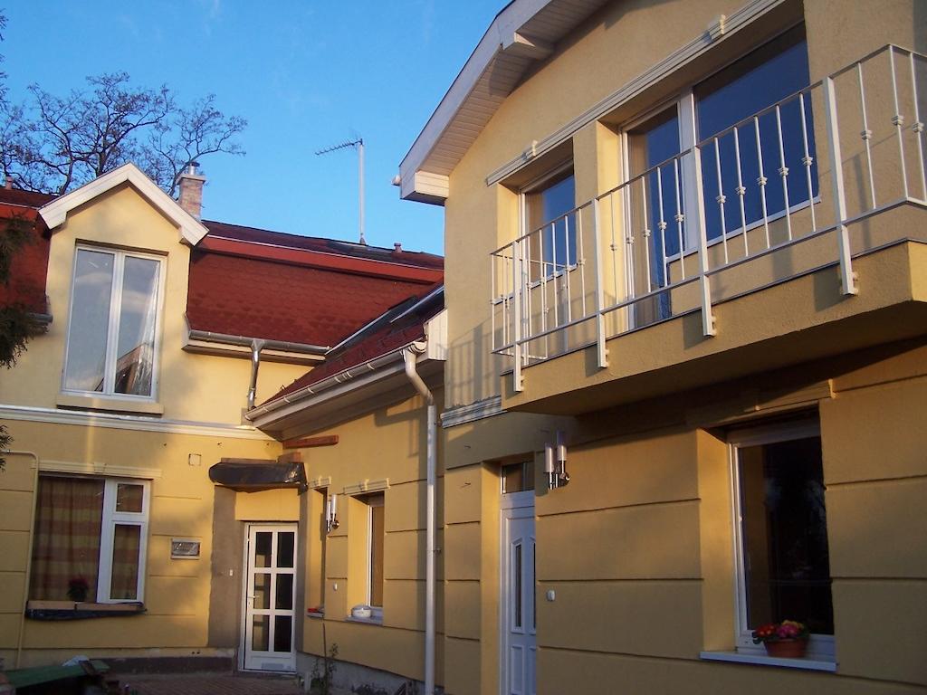Akacia Apartment - Free Inside Parking, 2 Bedrooms, Garden, Next To Centre Budapest Bagian luar foto